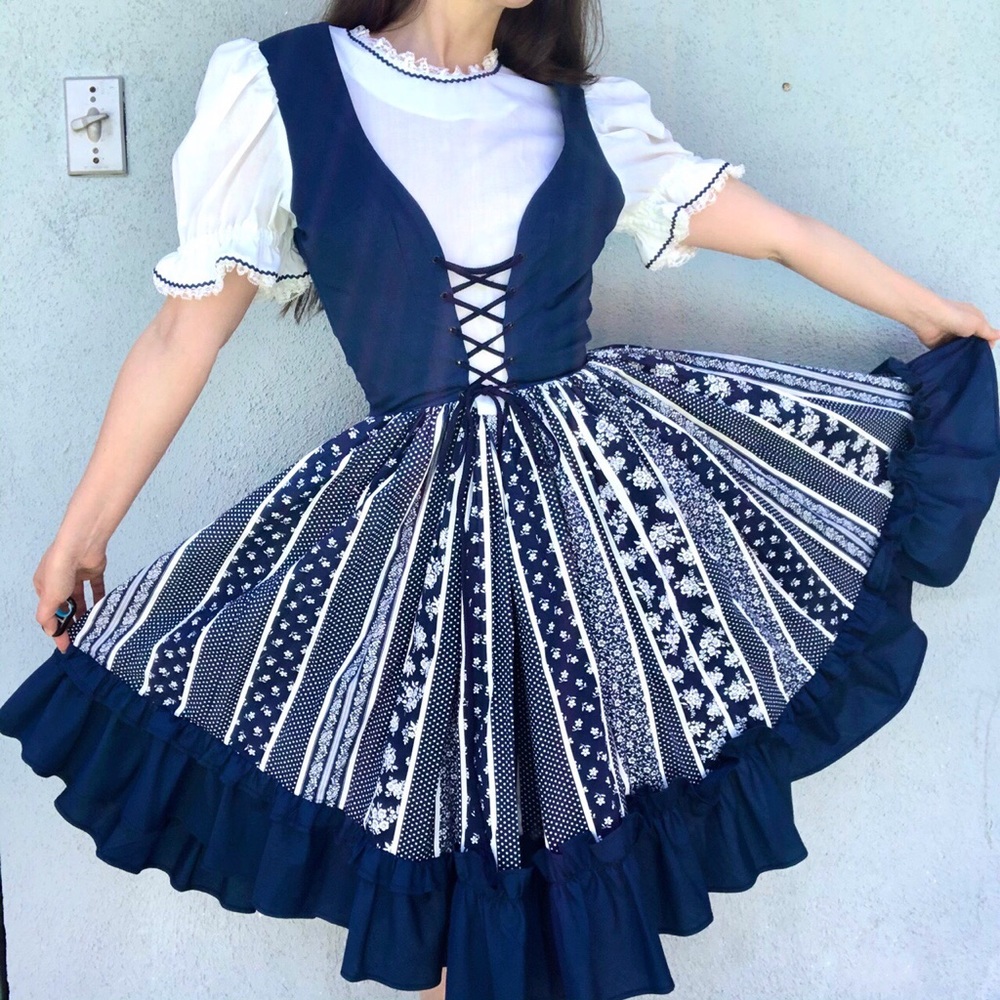 ❤️SOLD ON DEPOP❤️ Vintage 60s Milkmaid Cottagecore Corset Dress Dirndl Folk 70s - Picture 1 of 4